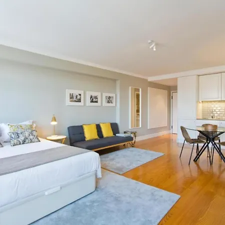 Historical Corner By Upperground *